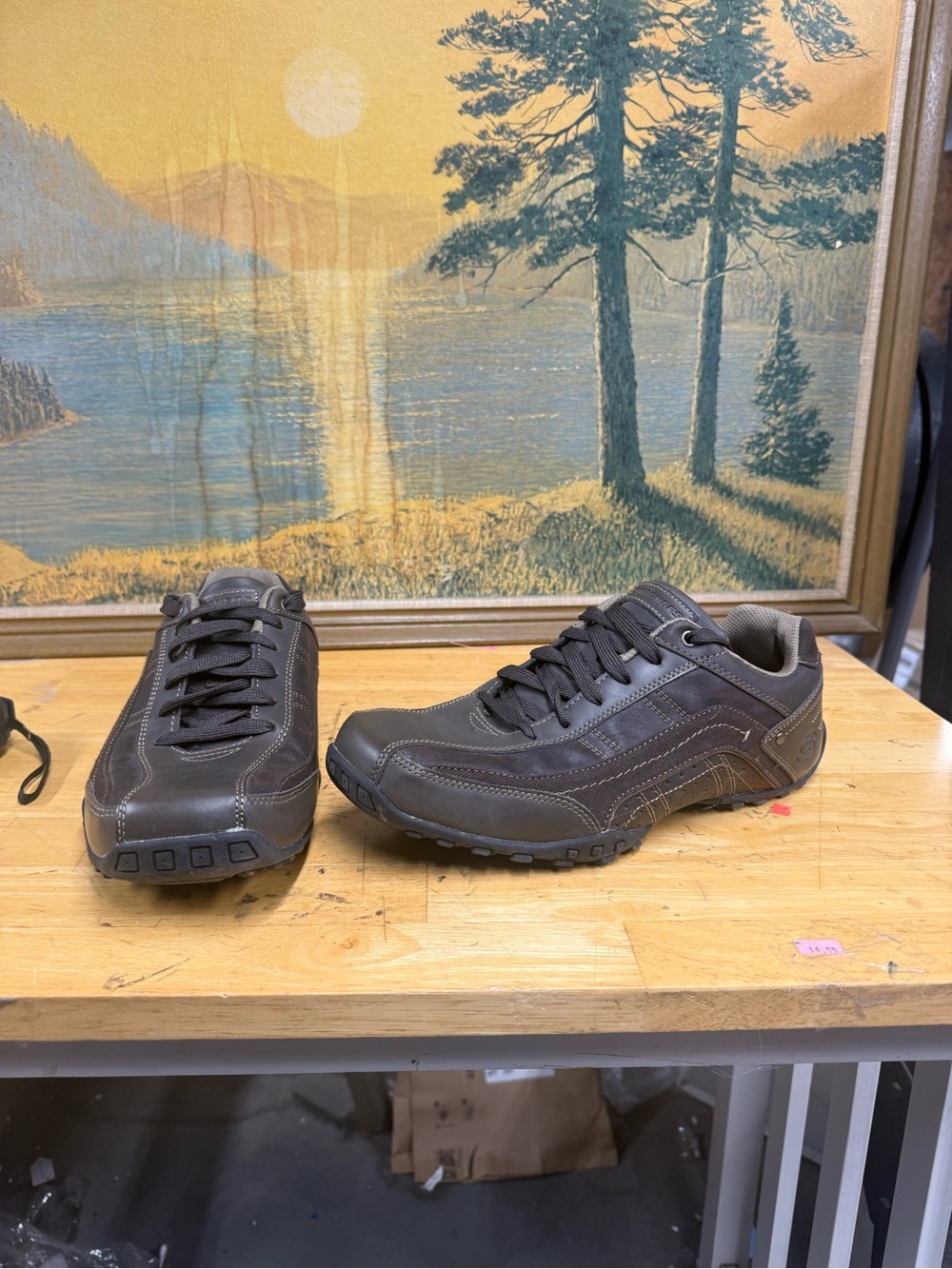 Sketchers leather Men's Casual Lace-Up Sneakers in Dark Brown, size 10.5